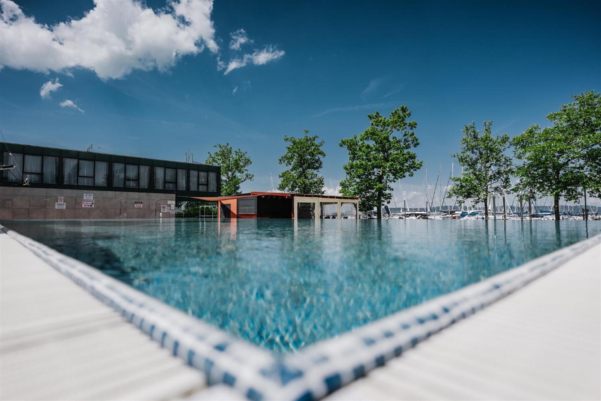 Butique Apartman Grand Balatonlelle Exterior foto